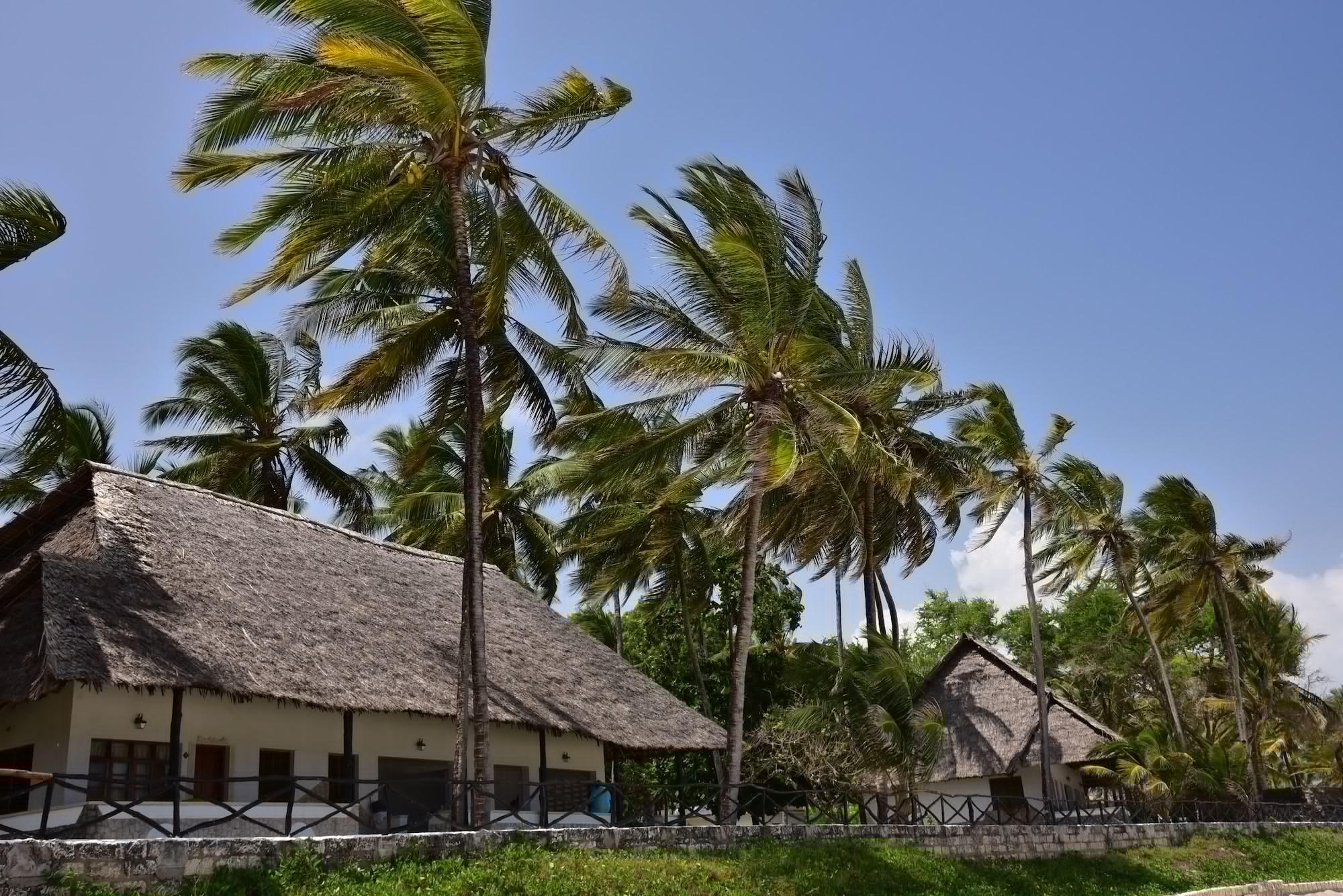 Kilifi Bay Beach Resort Экстерьер фото